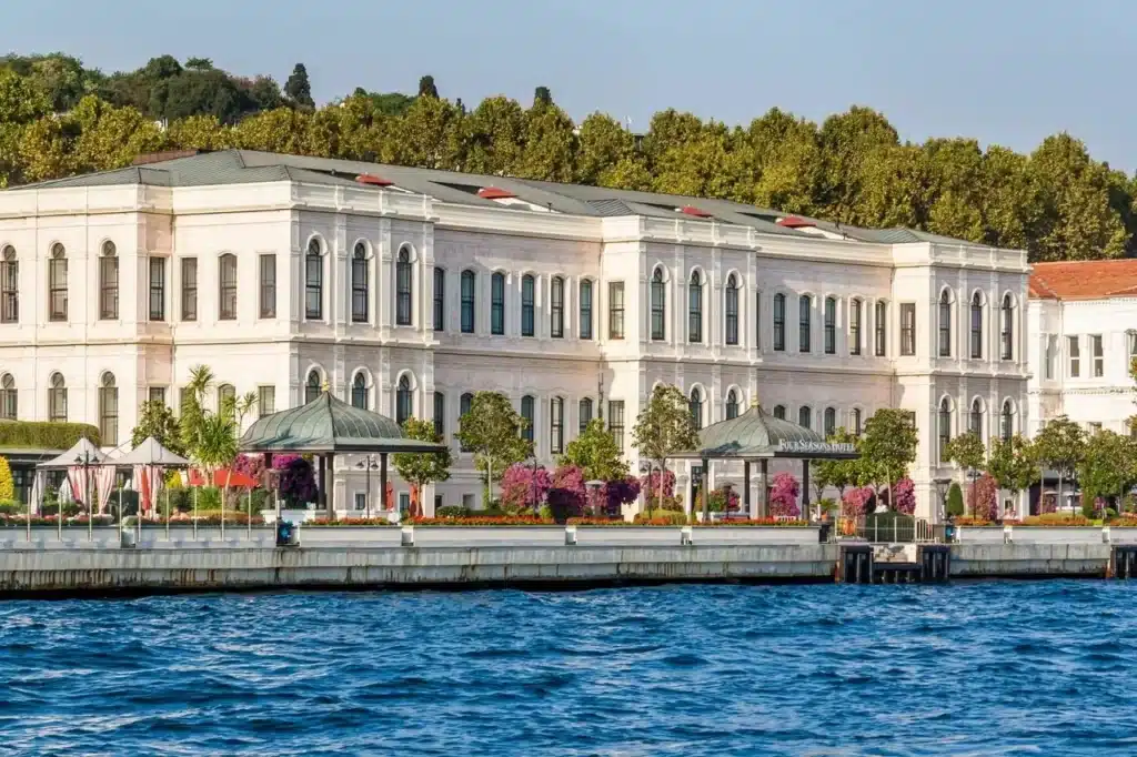 Best destination wedding venues along the Istanbul Bosphorus — perfect if you want a luxury, scenic, unforgettable wedding with breathtaking water views